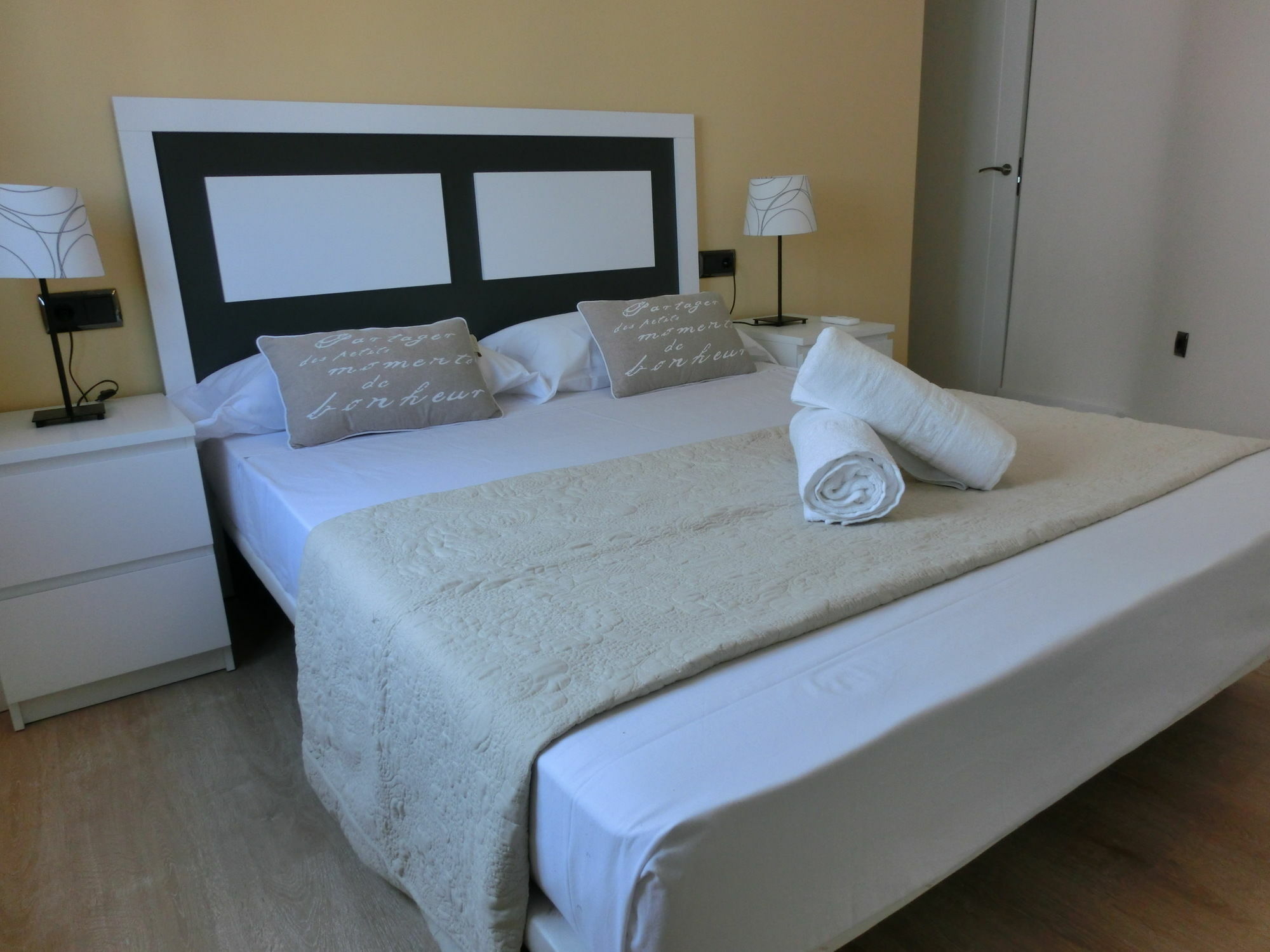Total Valencia Joaquin Sorolla Apartment Bagian luar foto
